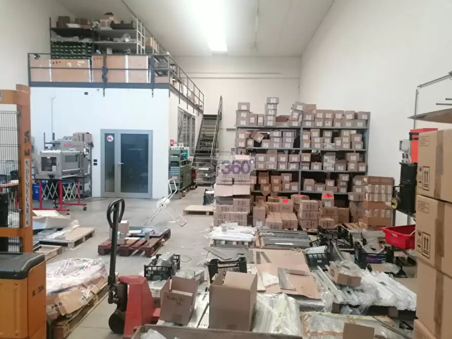 Immagine 2 di Capannone industriale in vendita  in Via XXV Aprile a Rovato