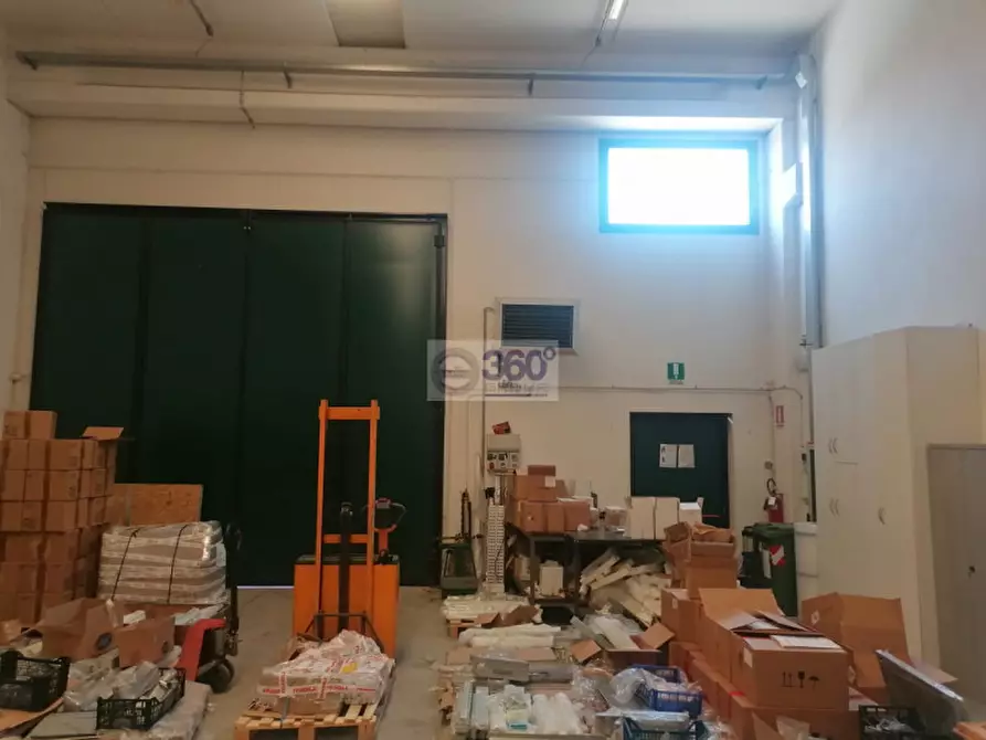 Immagine 3 di Capannone industriale in vendita  in Via XXV Aprile a Rovato