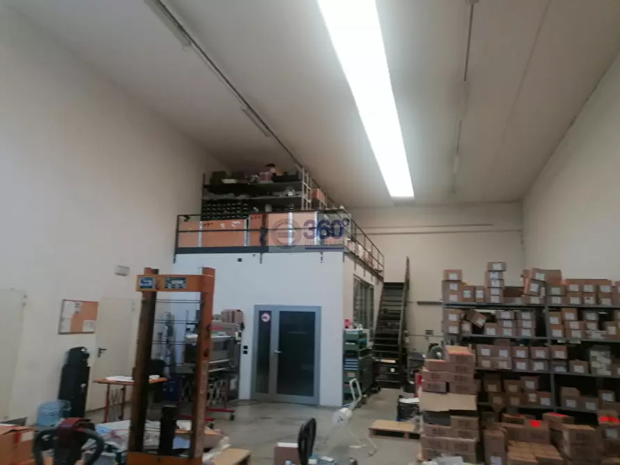 Immagine 4 di Capannone industriale in vendita  in Via XXV Aprile a Rovato