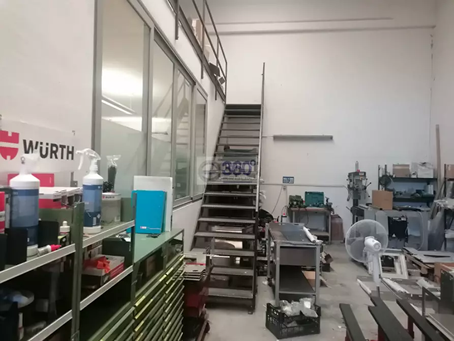 Immagine 9 di Capannone industriale in vendita  in Via XXV Aprile a Rovato