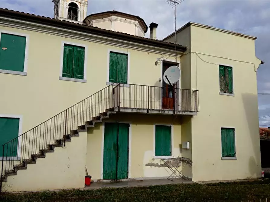 Immagine 1 di Casa indipendente in vendita  in piazza iv novembre a Giavera Del Montello