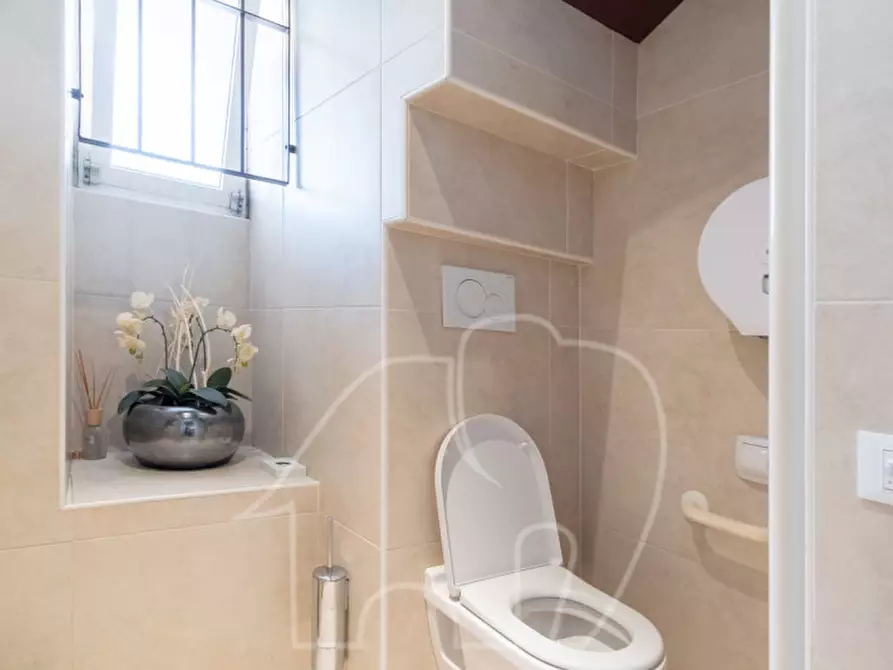 Immagine 10 di Attività commerciale in vendita  in Gries a Bolzano