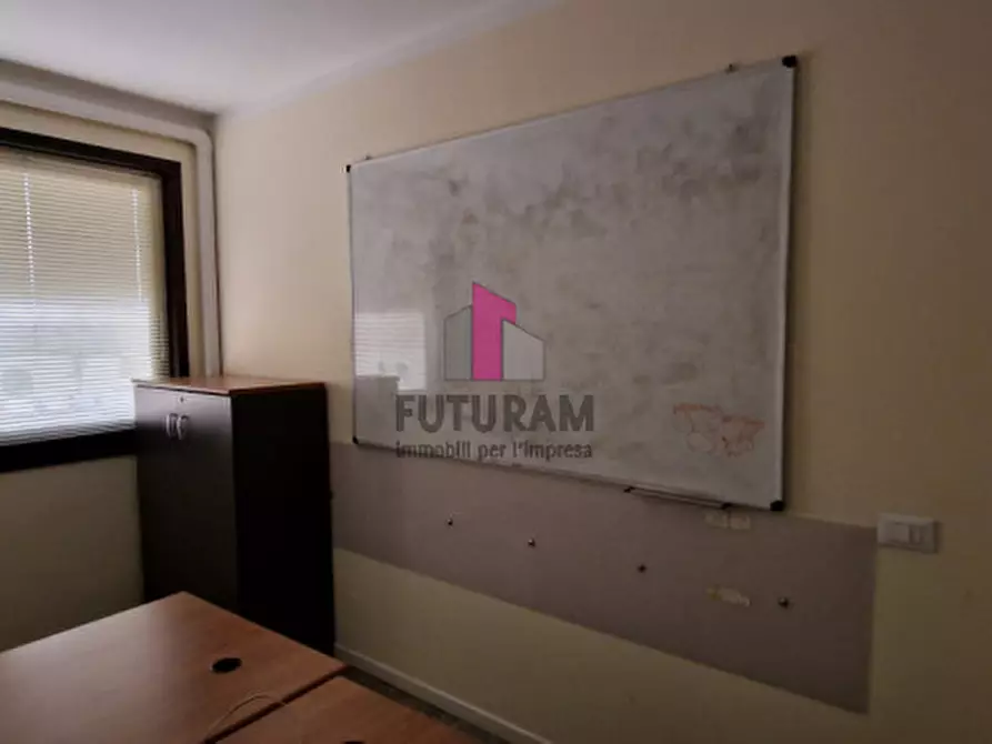Immagine 12 di Ufficio in affitto  in VIA DEL SANTO a Limena