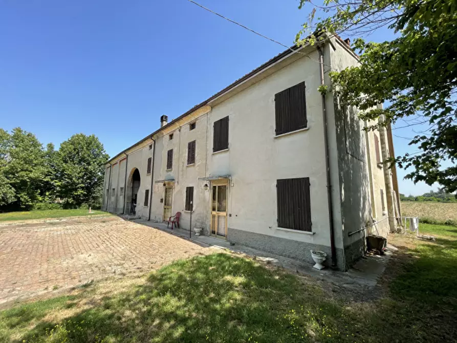 Immagine 8 di Rustico / casale in vendita  a Suzzara