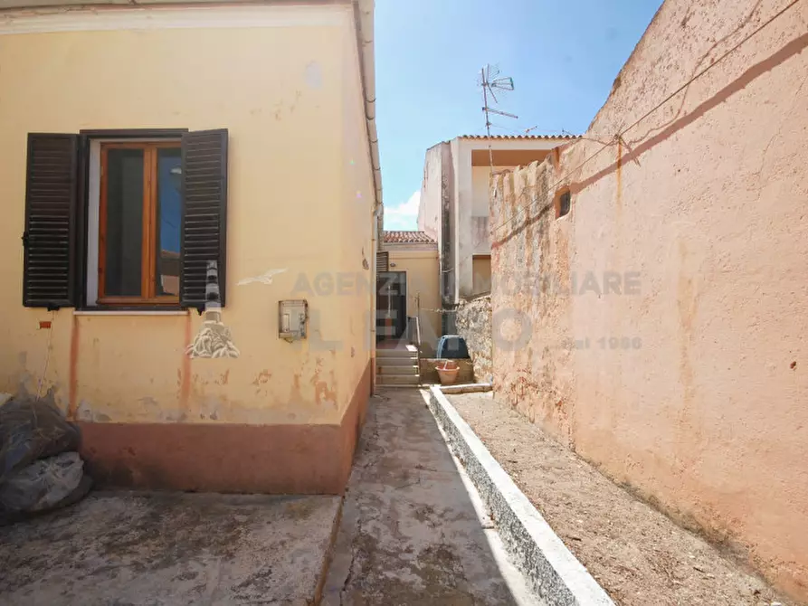 Immagine 3 di Casa indipendente in vendita  in Via Don Minzoni a La Maddalena