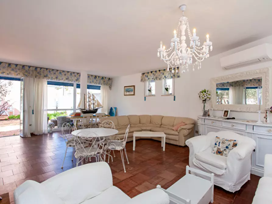 Immagine 1 di Villa in vendita  in via Roma santa Lucia a Siniscola