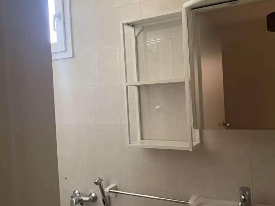 Immagine 9 di Camera in affitto  in Via Perosi a Padova