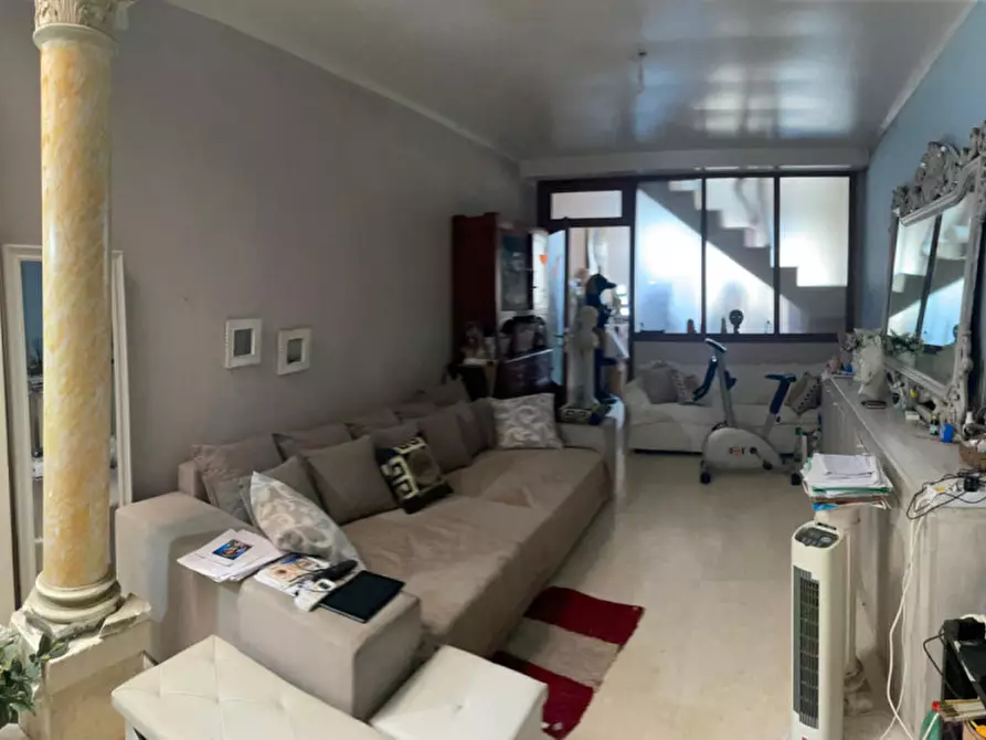 Immagine 14 di Casa indipendente in vendita  a Canicattini Bagni