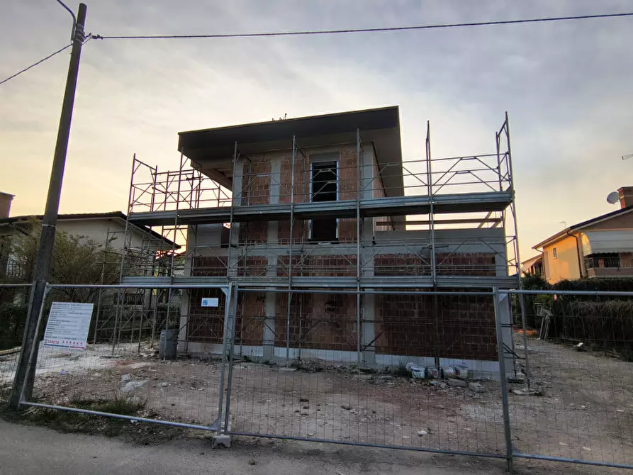 Immagine 5 di Casa indipendente in vendita  in CASTELLANA a Venezia