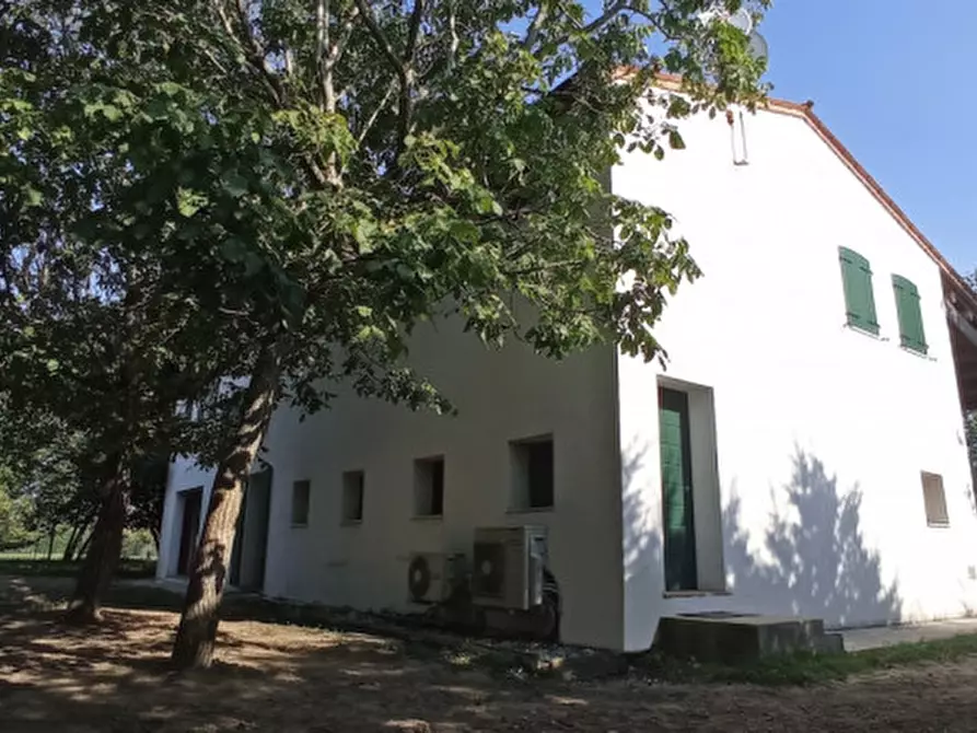 Immagine 4 di Rustico / casale in vendita  in VIA ARCOLE a Arcole