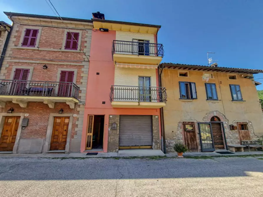 Immagine 1 di Appartamento in vendita  in Piazza del Pino a Borgo Pace