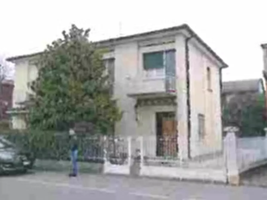 Immagine 1 di Palazzo in vendita  in VIA SAN VITO MARTIRE a Cerea