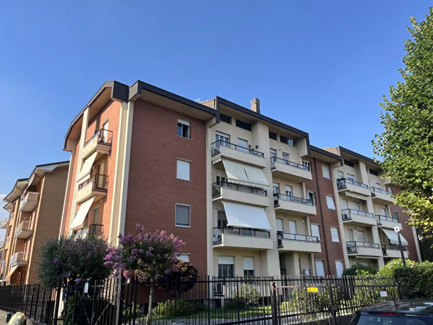 Immagine 1 di Appartamento in vendita  in VIA PREPOSTO MEZZERA 57 a Seveso