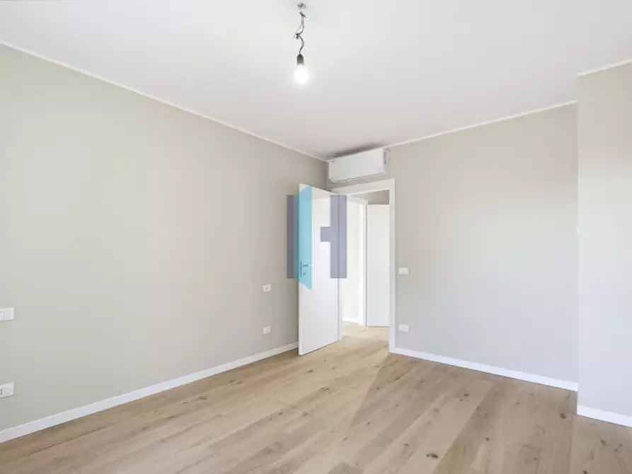 Immagine 11 di Appartamento in vendita  in Via Renato Serra 1 a Brescia
