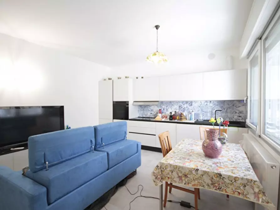 Immagine 1 di Appartamento in vendita  in viale Levanto a Riccione
