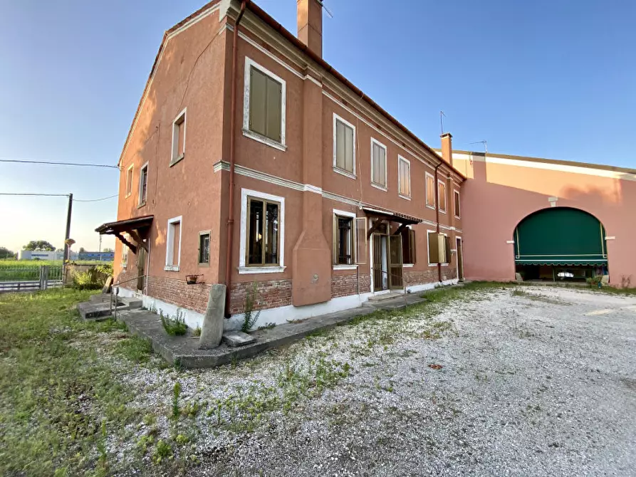 Immagine 1 di Casa trifamiliare in vendita  in via Frassenara 16 Montagnana a Montagnana