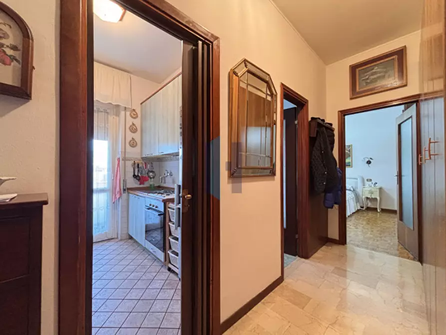 Immagine 9 di Appartamento in vendita  in via del sebino a Brescia