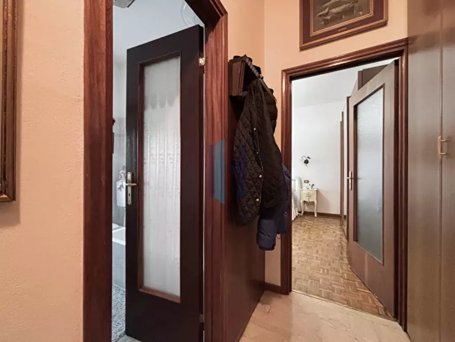 Immagine 10 di Appartamento in vendita  in via del sebino a Brescia