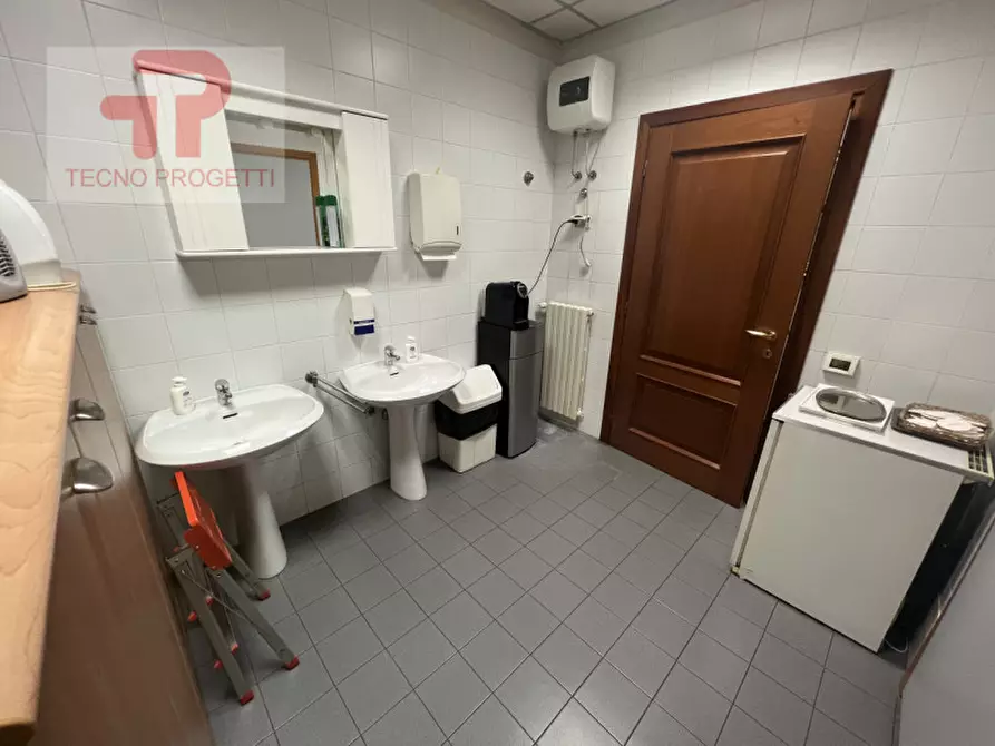 Immagine 14 di Ufficio in vendita  in Padova Est a Padova