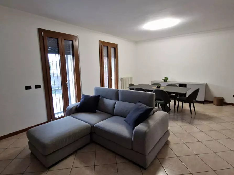 Immagine 1 di Casa trifamiliare in vendita  a Badia Polesine