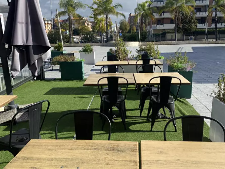 Immagine 8 di Negozio in affitto  in Largo Benito Jacovitti a Roma