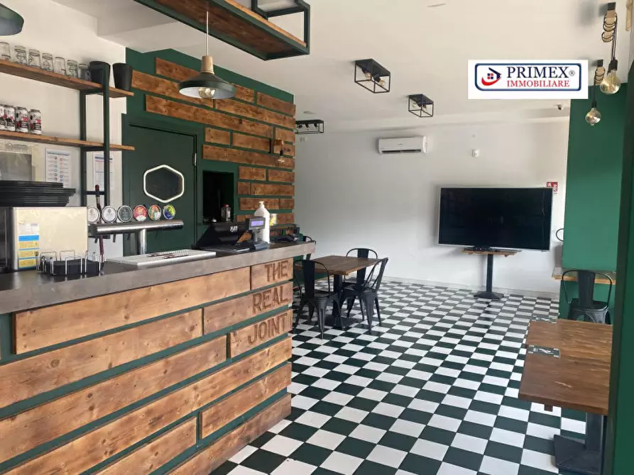 Immagine 11 di Negozio in affitto  in Largo Benito Jacovitti a Roma