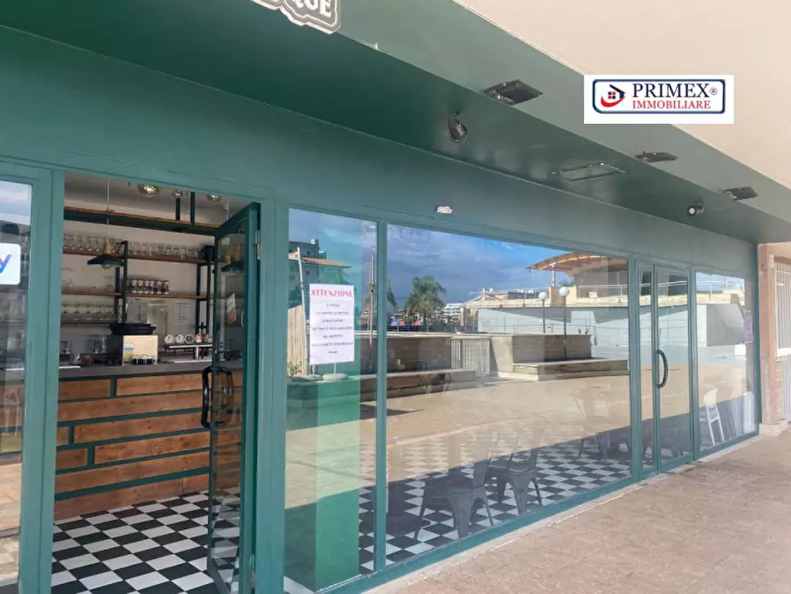 Immagine 17 di Negozio in affitto  in Largo Benito Jacovitti a Roma