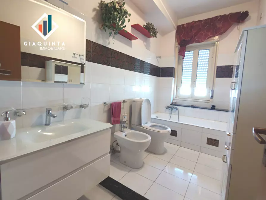 Immagine 10 di Appartamento in vendita  in Via 27 Novembre n. 21 a Palagonia