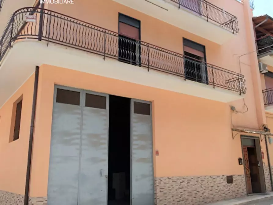 Immagine 1 di Appartamento in vendita  in Via Grilli n. 54 a Palagonia