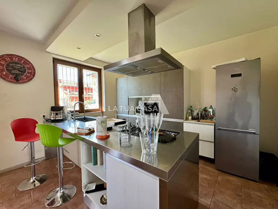 Immagine 5 di Casa bifamiliare in vendita  a Villafranca Di Verona