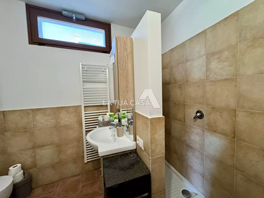 Immagine 9 di Casa bifamiliare in vendita  a Villafranca Di Verona