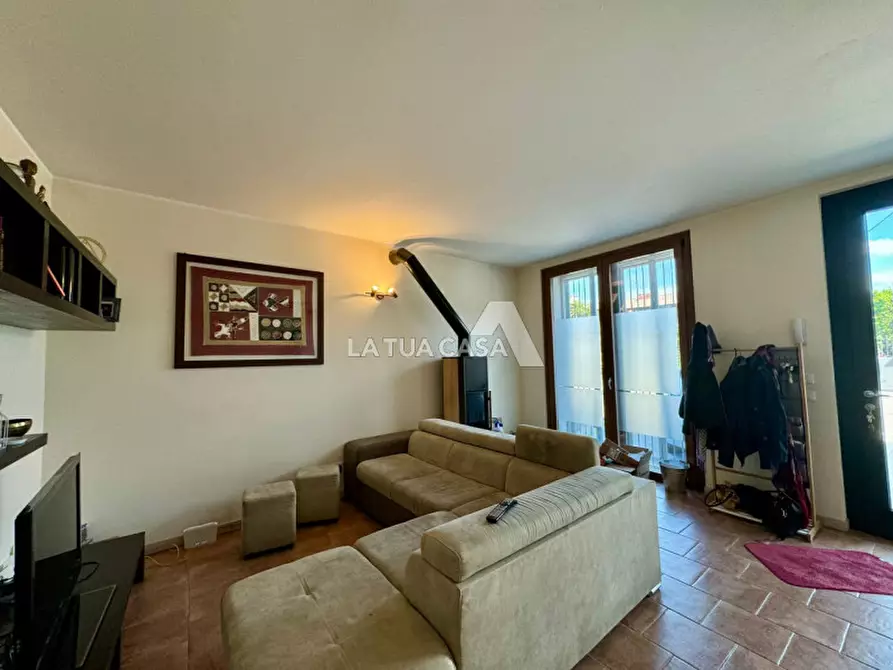 Immagine 13 di Casa bifamiliare in vendita  a Villafranca Di Verona