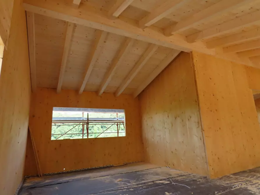 Immagine 29 di Villa in vendita  in via san rocco a Soiano Del Lago