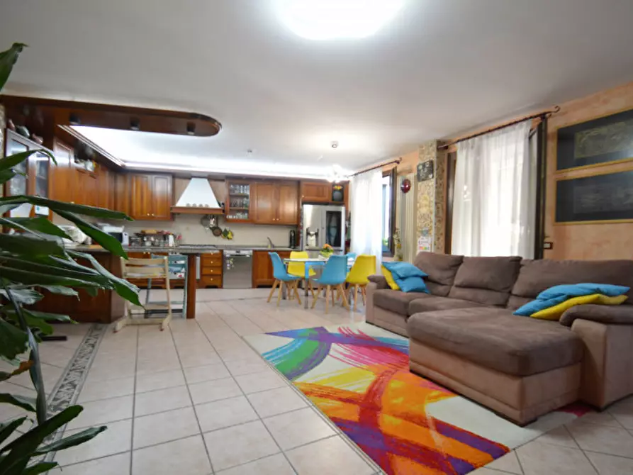 Immagine 1 di Appartamento in vendita  in Via Panica a Marostica