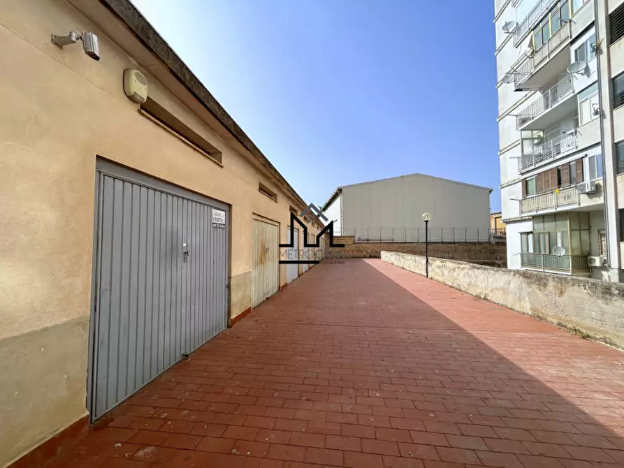 Immagine 2 di Garage in vendita  in Largo Strasburgo 25 a Palermo