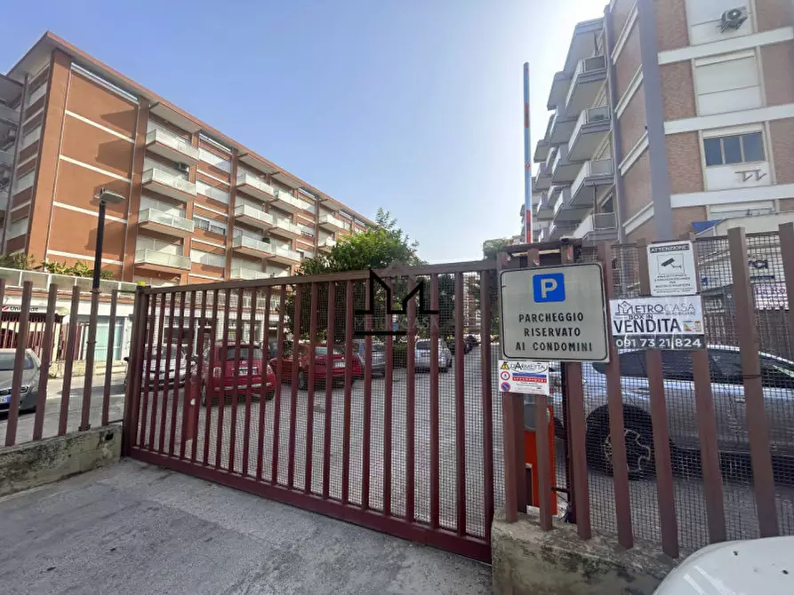 Immagine 18 di Garage in vendita  in Largo Strasburgo 25 a Palermo