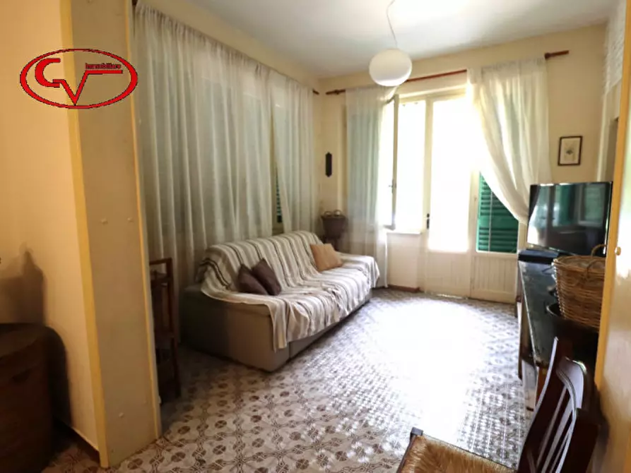 Immagine 5 di Villa in vendita  a Montevarchi