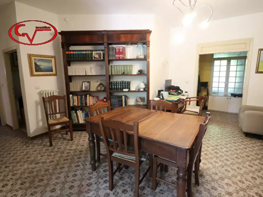 Immagine 6 di Villa in vendita  a Montevarchi