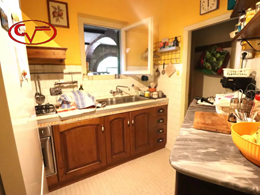 Immagine 7 di Villa in vendita  a Montevarchi