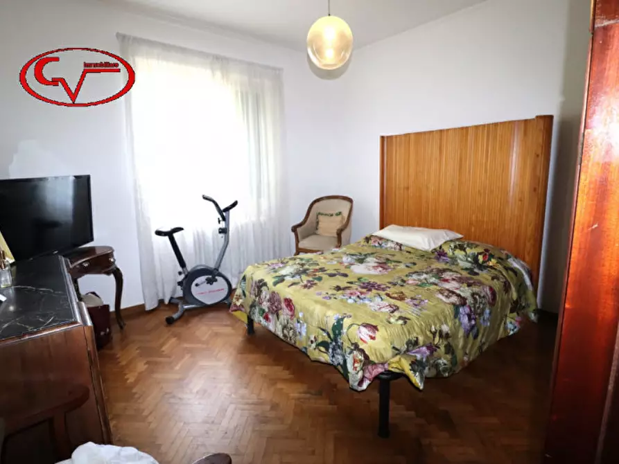 Immagine 10 di Villa in vendita  a Montevarchi