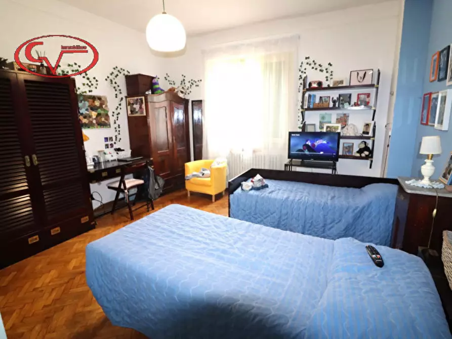 Immagine 11 di Villa in vendita  a Montevarchi