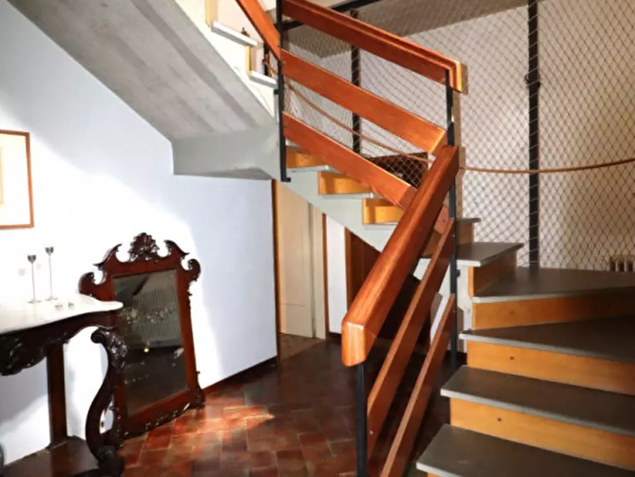 Immagine 13 di Villa in vendita  a Montevarchi