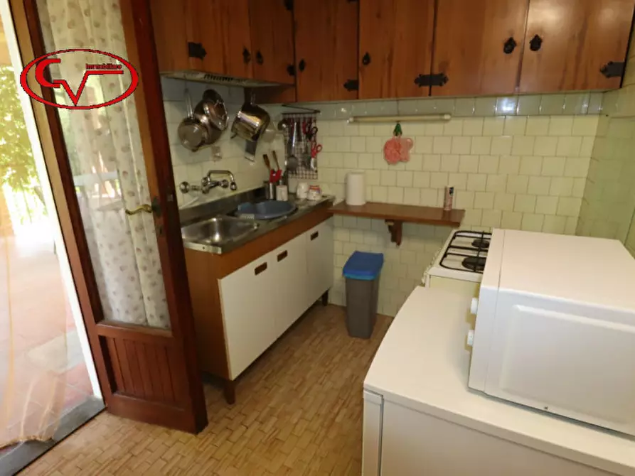 Immagine 27 di Villa in vendita  a Montevarchi