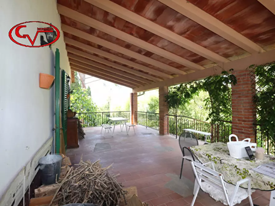 Immagine 28 di Villa in vendita  a Montevarchi
