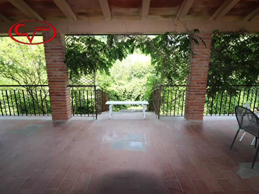 Immagine 29 di Villa in vendita  a Montevarchi