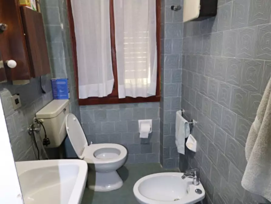 Immagine 34 di Villa in vendita  a Montevarchi