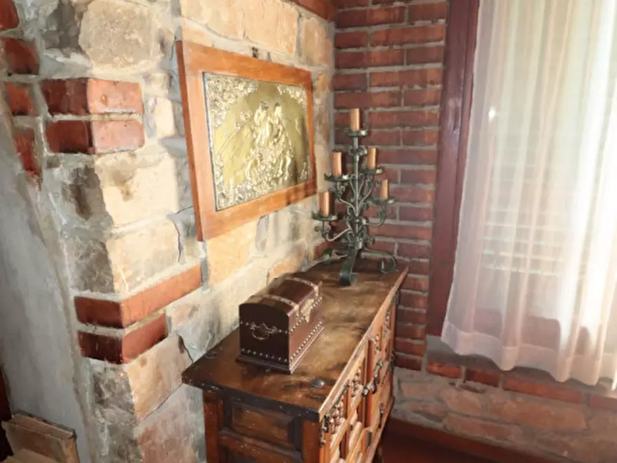 Immagine 39 di Villa in vendita  a Montevarchi