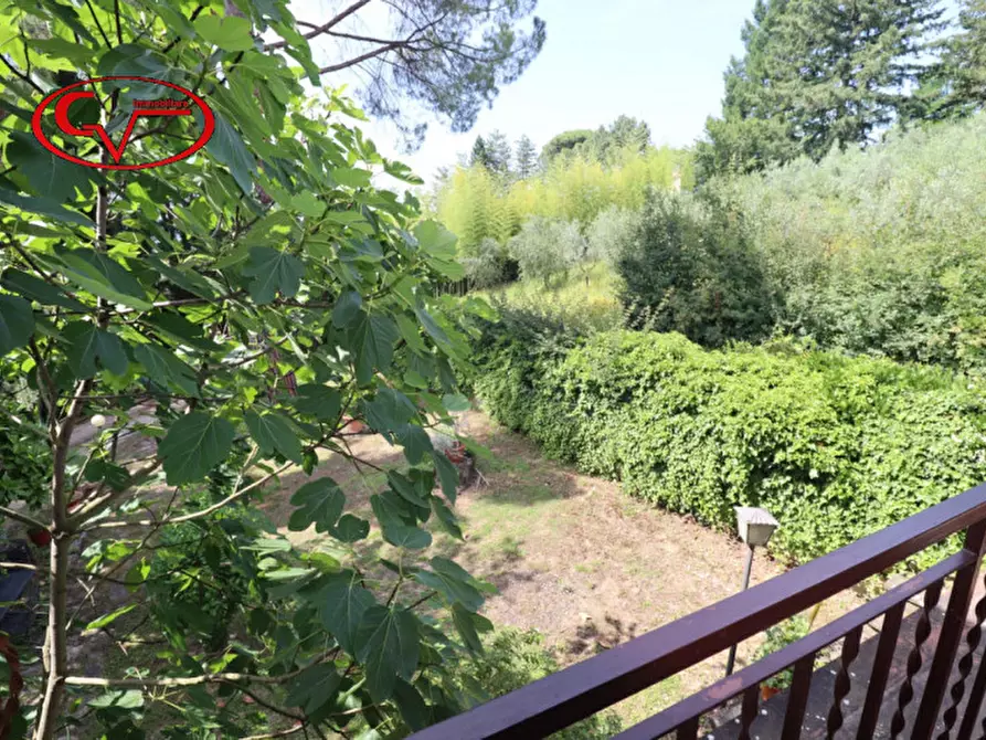Immagine 42 di Villa in vendita  a Montevarchi