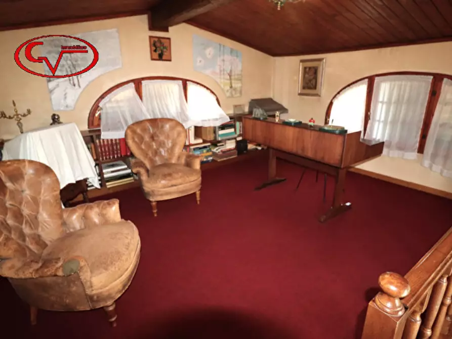 Immagine 45 di Villa in vendita  a Montevarchi