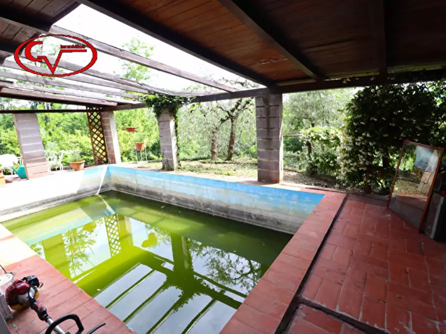 Immagine 47 di Villa in vendita  a Montevarchi